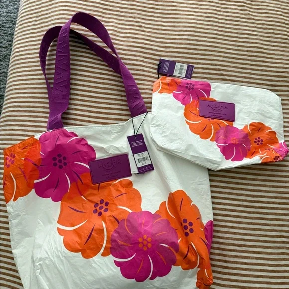 ALOHA Collection Special Edition Hawaiian Airlines Tote Set - Picture 1 of 4